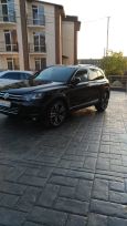 SUV   Volkswagen Touareg 2014 , 2340000 , 