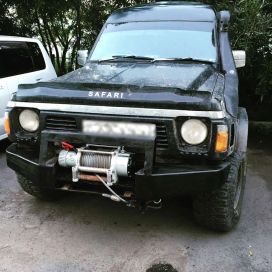 SUV   Nissan Safari 1990 , 380000 , 