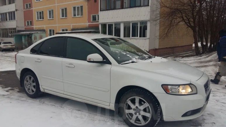  Volvo S40 2012 , 680000 , 