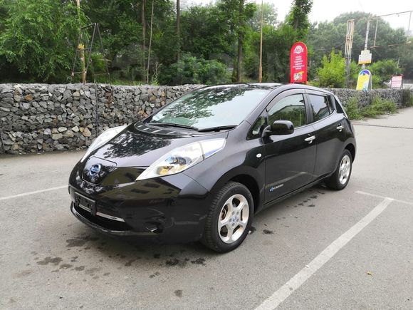  Nissan Leaf 2012 , 305000 , 