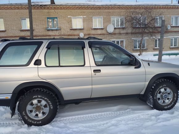 SUV   Nissan Pathfinder 1997 , 350000 , 