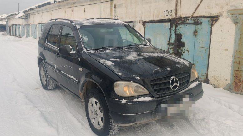 SUV   Mercedes-Benz M-Class 2000 , 200000 , 