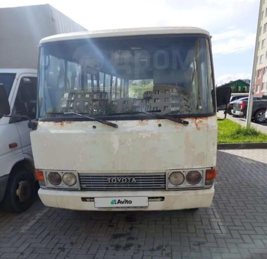 Купить Toyota Coaster Туристический автобус 1993 года в Калининграде: цена  449 000 руб., механика - Автобусы