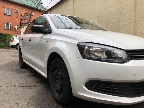  Volkswagen Polo 2015 , 440000 , 