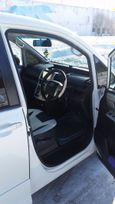    Toyota Noah 2010 , 930000 , --