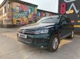 SUV   Volkswagen Touareg 2011 , 1550000 , 