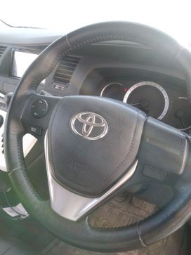    Toyota Isis 2013 , 849999 , 