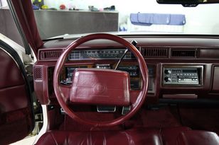  Cadillac DeVille 1992 , 2500000 , 