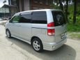    Toyota Noah 2005 , 695000 , 