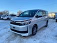    Toyota Voxy 2016 , 1100000 , 