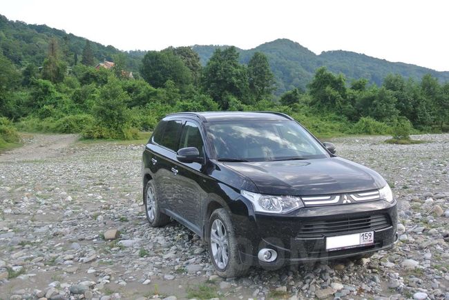 SUV   Mitsubishi Outlander 2013 , 1110000 , 