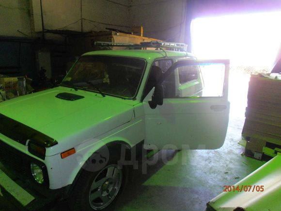 SUV    4x4 2121  2003 , 145000 , 