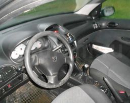 Peugeot 206 2004 , 215000 , 