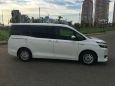    Toyota Voxy 2014 , 1210000 , 