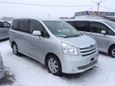    Toyota Noah 2010 , 695000 , 