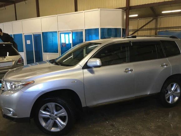 SUV   Toyota Highlander 2011 , 1330000 , 