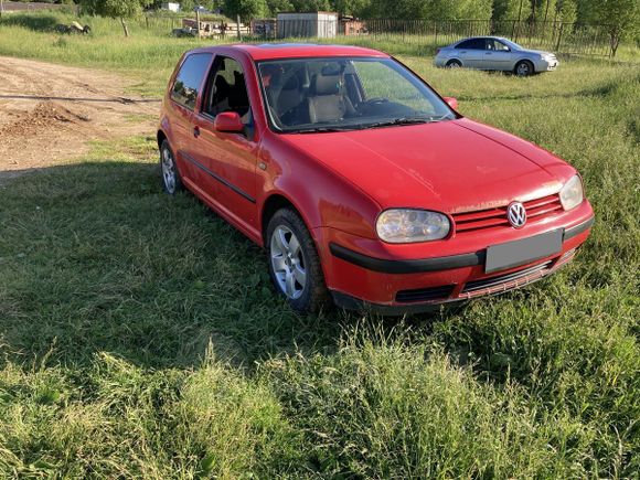  3  Volkswagen Golf 1999 , 155000 , 