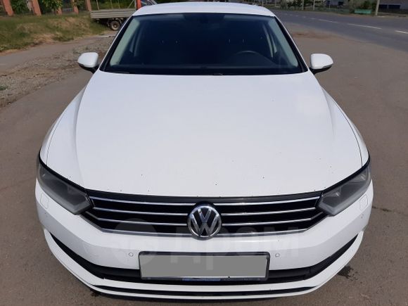  Volkswagen Passat 2015 , 700000 , 