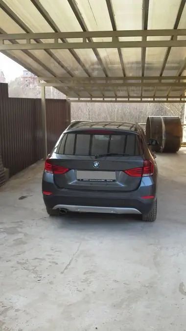 SUV   BMW X1 2013 , 900000 , 