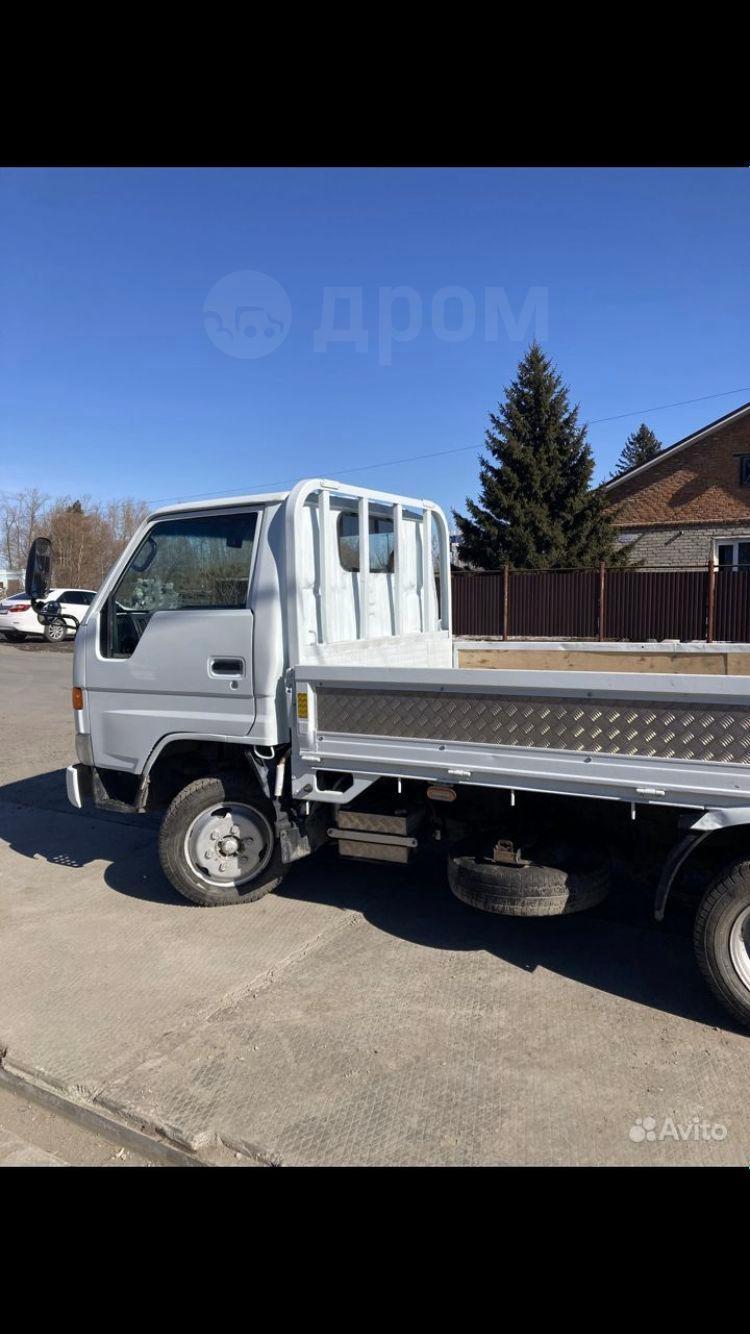 Купить Toyota ToyoAce Бортовой грузовик 1995 года в Омске: цена 780 000  руб. - Грузовики