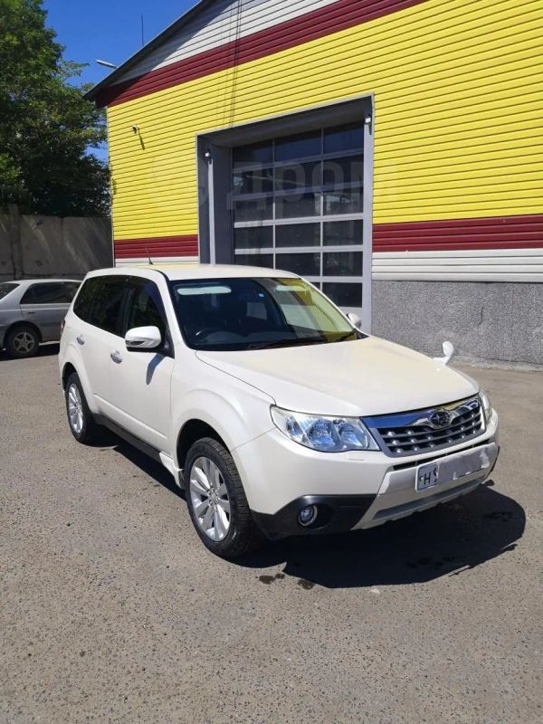 SUV   Subaru Forester 2011 , 950000 , --