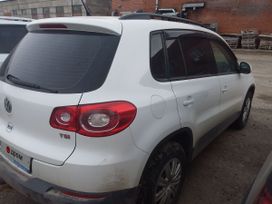 SUV   Volkswagen Tiguan 2010 , 487350 , 