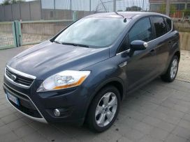 SUV   Ford Kuga 2009 , 879000 , 