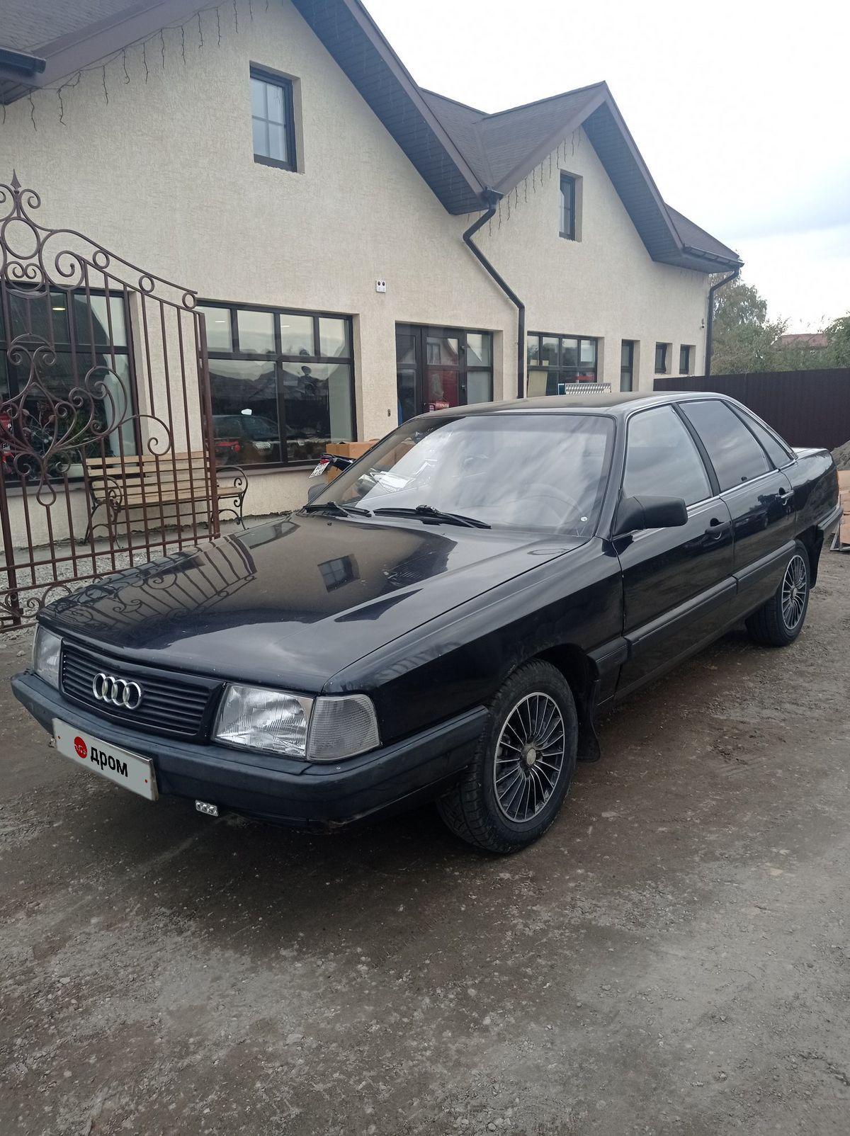 Audi 100 83г. в Брянске, Продаю автомобиль на полном ходу, 1.8 литр, синий,  комплектация 1.8 MT, седан, Брянская область