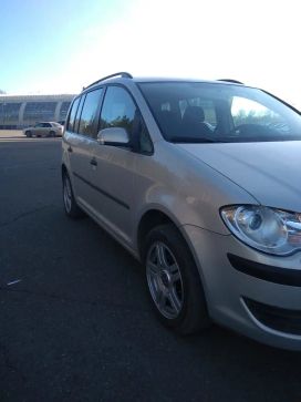    Volkswagen Touran 2008 , 520000 , 