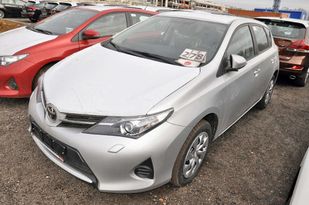  Toyota Auris 2013 , 824000 , 