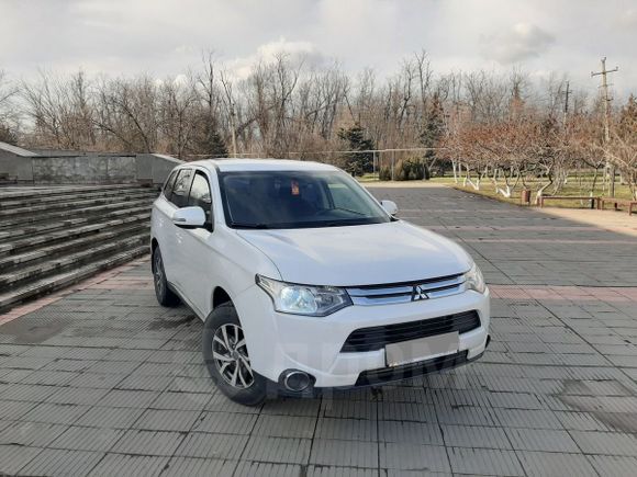 SUV   Mitsubishi Outlander 2014 , 825000 , 