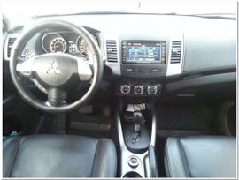 SUV   Mitsubishi Outlander 2011 , 1050000 , 