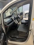    Toyota Voxy 2013 , 1250000 , -