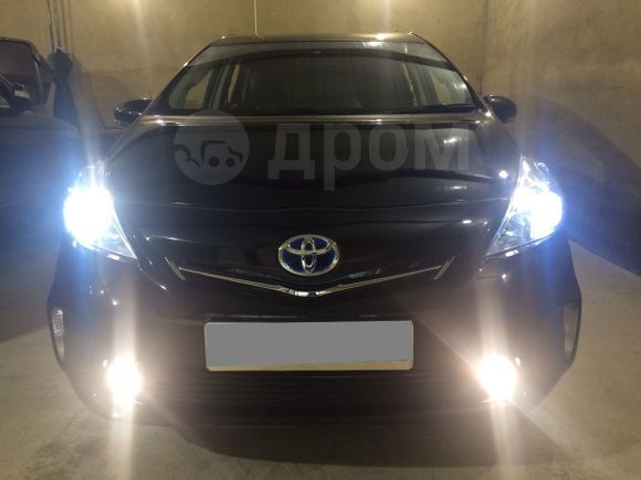    Toyota Prius Alpha 2012 , 650000 , 