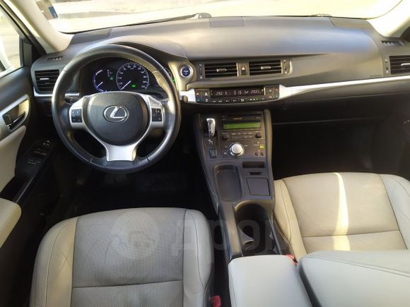  Lexus CT200h 2011 , 900000 , 