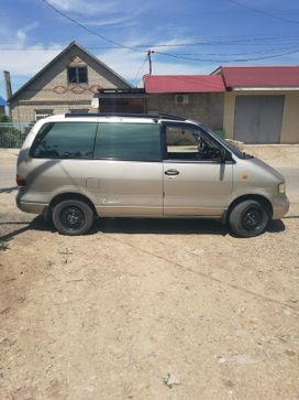    Nissan Largo 1997 , 250000 , 