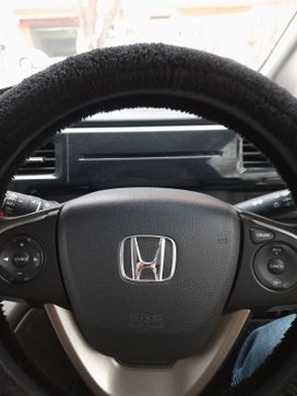    Honda Stepwgn 2015 , 2030000 , 