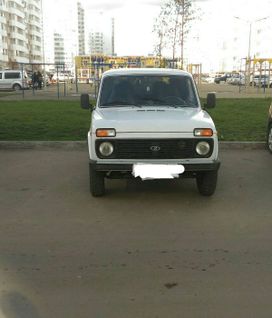 SUV    4x4 2121  2009 , 220000 , 