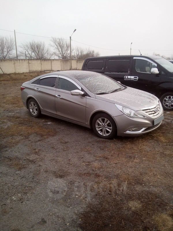  Hyundai Sonata 2010 , 700000 , 