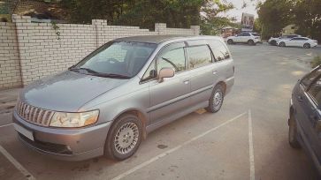    Nissan Bassara 2000 , 325000 , 