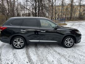 SUV   Mitsubishi Outlander 2016 , 1800000 , 