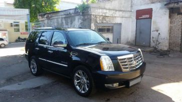 SUV   Cadillac Escalade 2011 , 2100000 , 