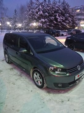    Volkswagen Touran 2012 , 950000 , 