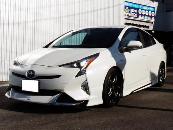  Toyota Prius 2017 , 1100000 , 