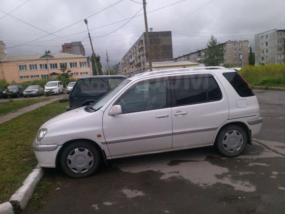    Toyota Raum 1998 , 190000 , 