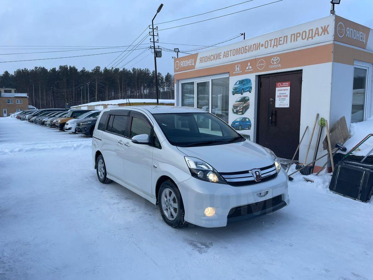 Купить Toyota Isis 2014 в Екатеринбурге, АУKЦИОHНЫЙ АВТОМОБИЛЬ, белый,  бензиновый двигатель, цена 1.7млн.рублей, пробег 106тыс.км, Свердловская  область, АКПП