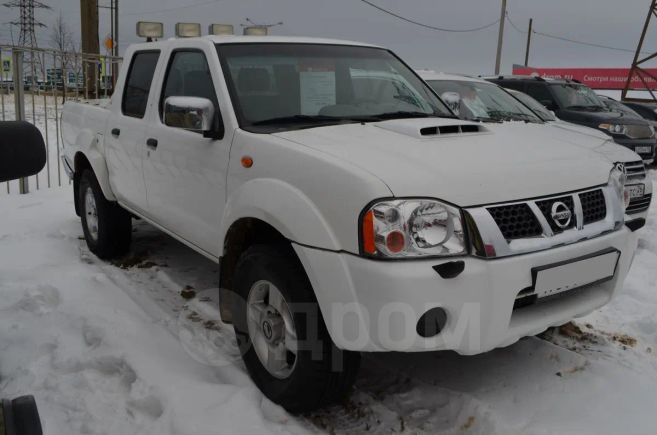  Nissan NP300 2012 , 800000 , 