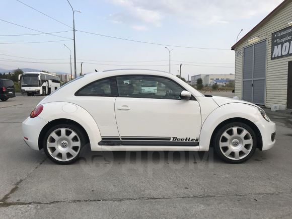  3  Volkswagen Beetle 2013 , 700000 , 