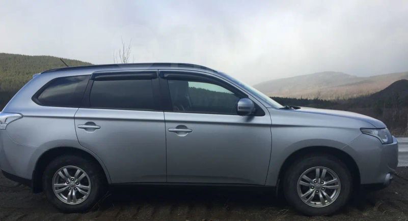 SUV   Mitsubishi Outlander 2013 , 900000 , 