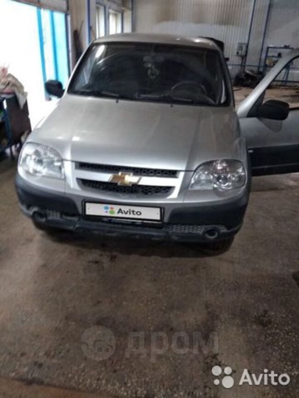 SUV   Chevrolet Niva 2011 , 230000 , 